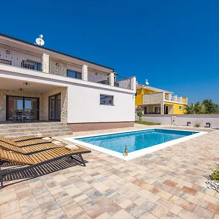 Basilica By Mercado Villa Krnica
